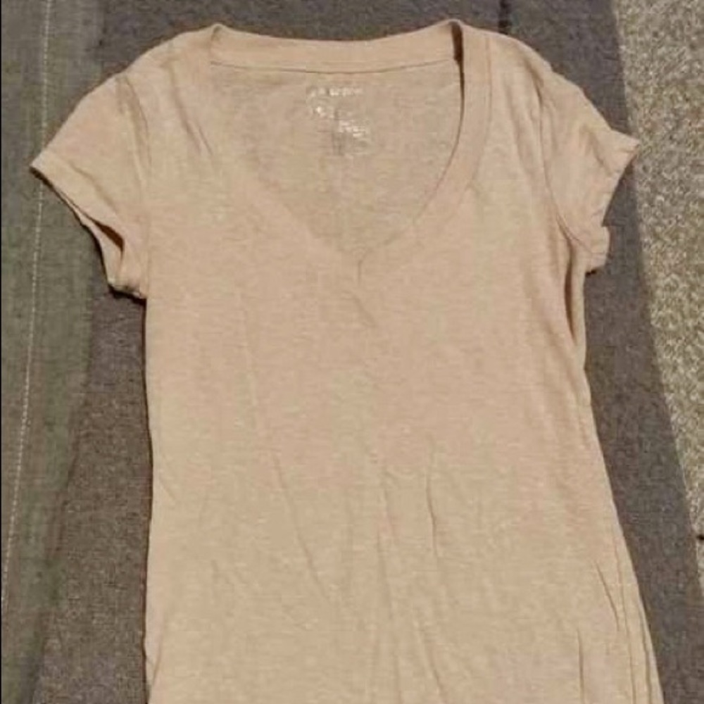 Vneck Tee 🍭FREE WITH $10+ purchase🍭